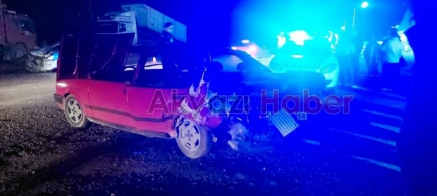 Akyazı'da kaza: 4 yaralı