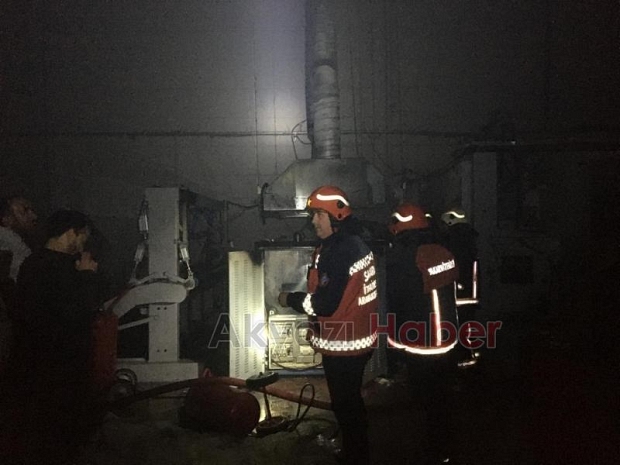 Akyazı'da halı fabrikasında yangın