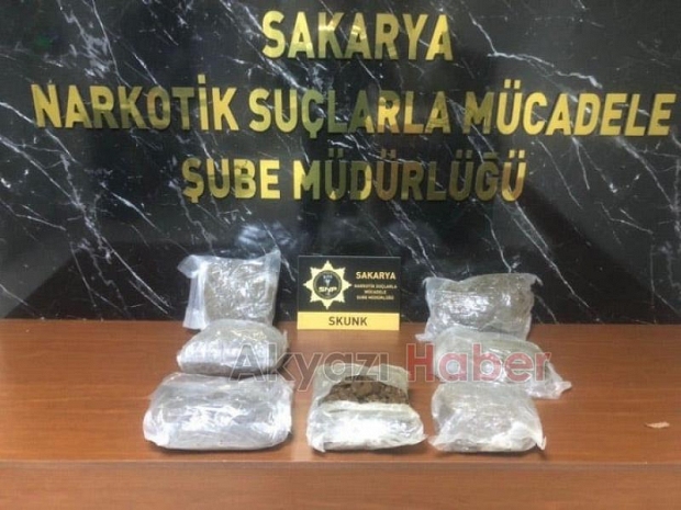Sakarya'da narkotik operasyonu kamerada