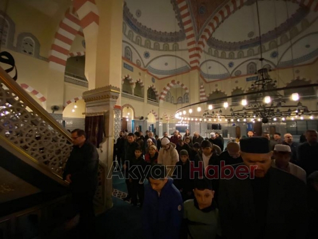 Baba Oğul Aynı Safta