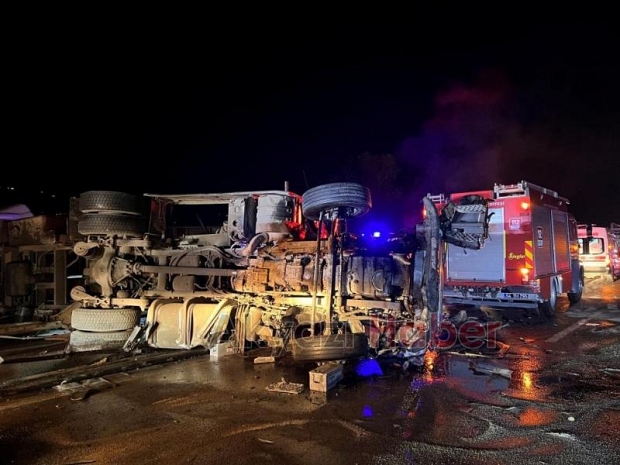 TEM'de feci kaza; Sürücü can verdi