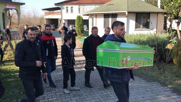  Ömer Ali dualarla defnedildi 
