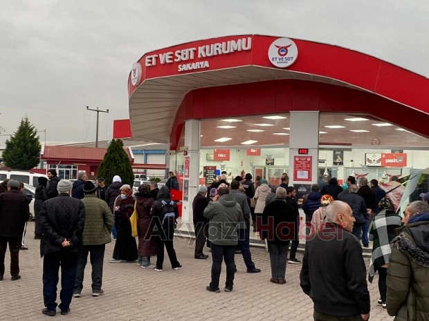 Et ve Süt Kurumu'nda ucuz et kuyruğu