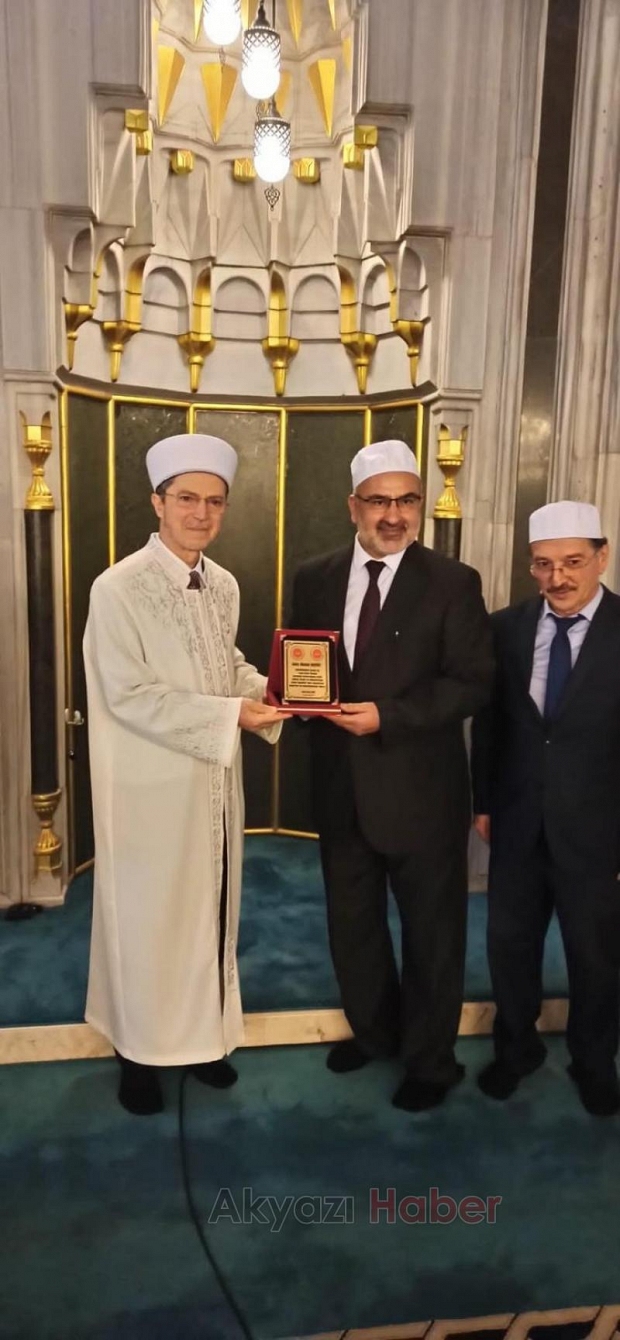 Akyazı'da Ezanı Güzel Okuma Kursu'nun kapanış programı yapıldı