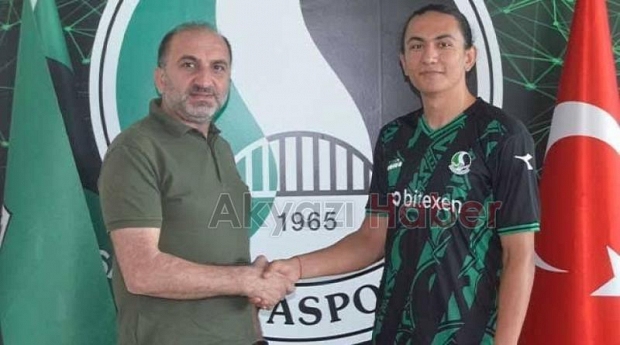 Sakaryaspor'da 4 oyuncunun bileti kesildi