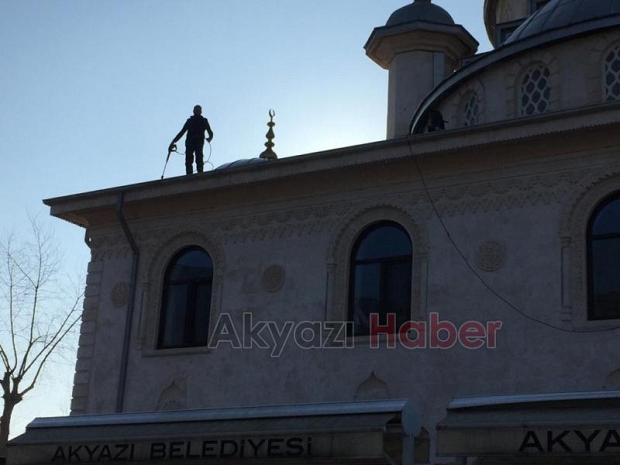 Kubbeli Yeni Camii'nde kış bakımı yapıldı