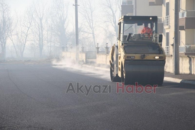 Akyazı’da asfalt atağı 2023 yılında da devam ediyor