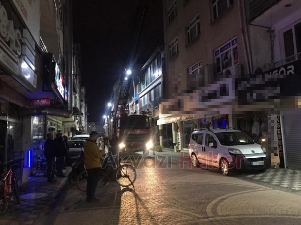 Çatıda mahsur kaldı, itfaiye yardımına koştu
