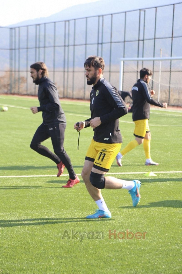 As Akyazıspor Deplasmandan 3 Puanla Dönmesini Bildi 