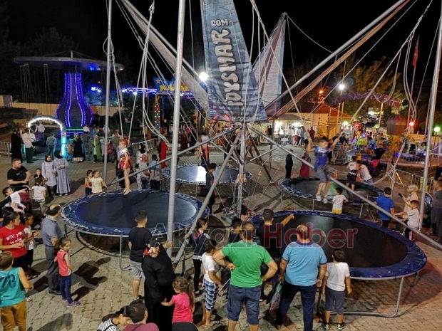 Sömestır tatilinde eğlence şöleni Asya Lunapark'ta