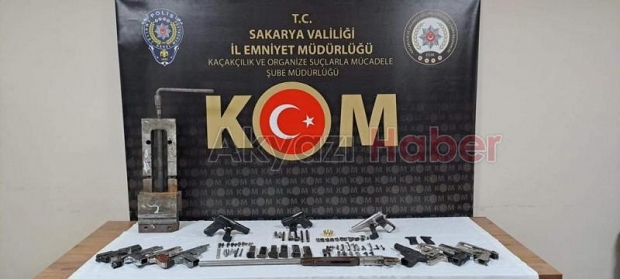 Kuru sıkıları gerçek silaha dönüştürenler yakalandı