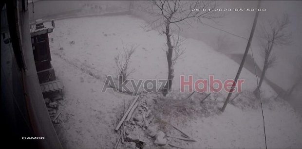 Sakarya'nın yüksek kesimlerine kar yağdı