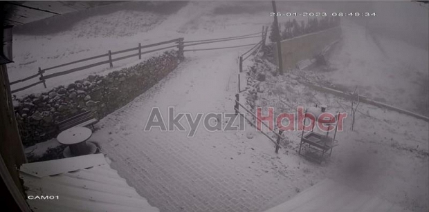 Sakarya'nın yüksek kesimlerine kar yağdı