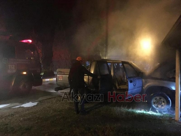 Akyazı'da orman işletmenin kamyonetinde yangın