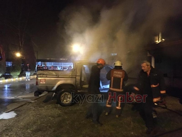 Akyazı'da orman işletmenin kamyonetinde yangın