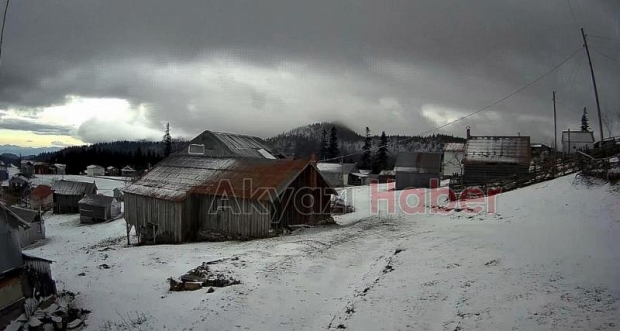 Dikmen Yaylası beyaza büründü