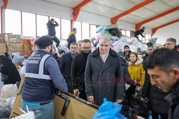 Sakarya yardımda öncü oldu: 25 yardım tırı, 55 iş makinası ve 124 personel