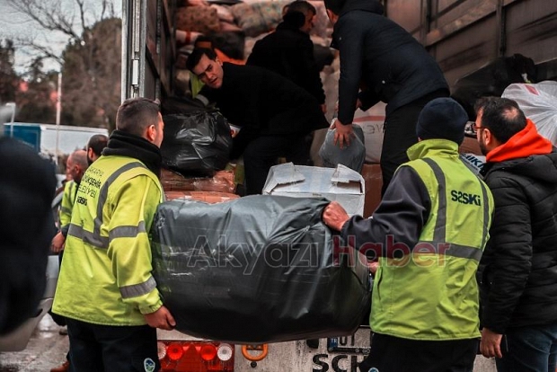 Sakarya yardımda öncü oldu: 25 yardım tırı, 55 iş makinası ve 124 personel