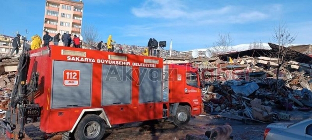 Büyükşehir Belediyesi tüm ekipleriyle afet bölgesinde 