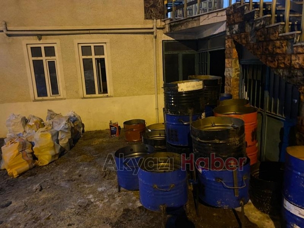 Akyazılılardan depremzedelere ısınmak için odun yardımı