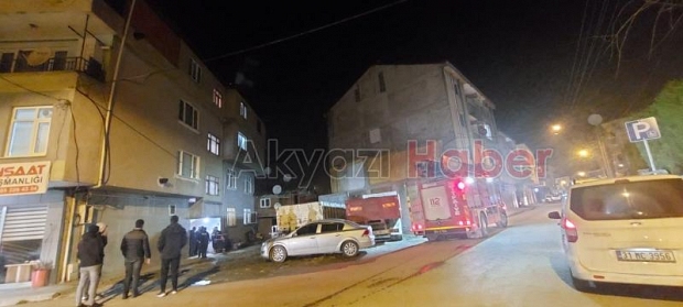Akyazı'da iki ayrı yangına itfaiye müdahale etti