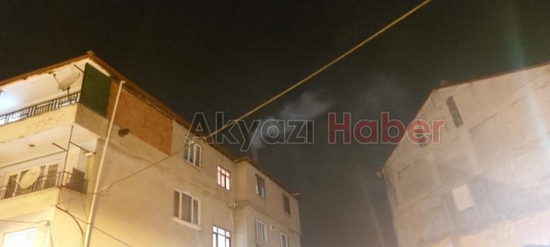Akyazı'da iki ayrı yangına itfaiye müdahale etti