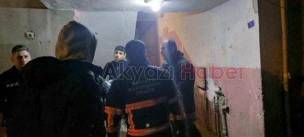 Akyazı'da iki ayrı yangına itfaiye müdahale etti