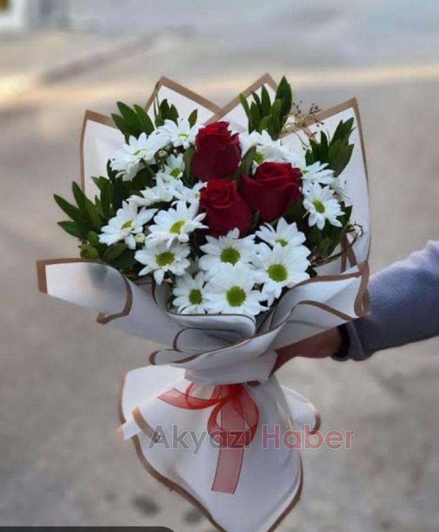 Miray Çiçekçilik: Tek kırmızı gül 19.90 TL