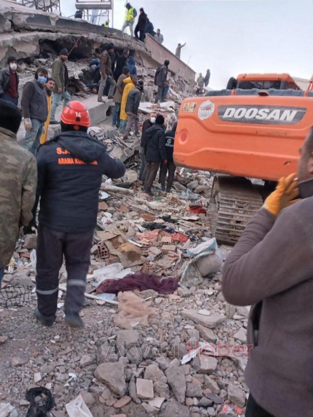 9 kişiyi kurtaran S.A.B.A.H ekibi Sakarya'ya döndü