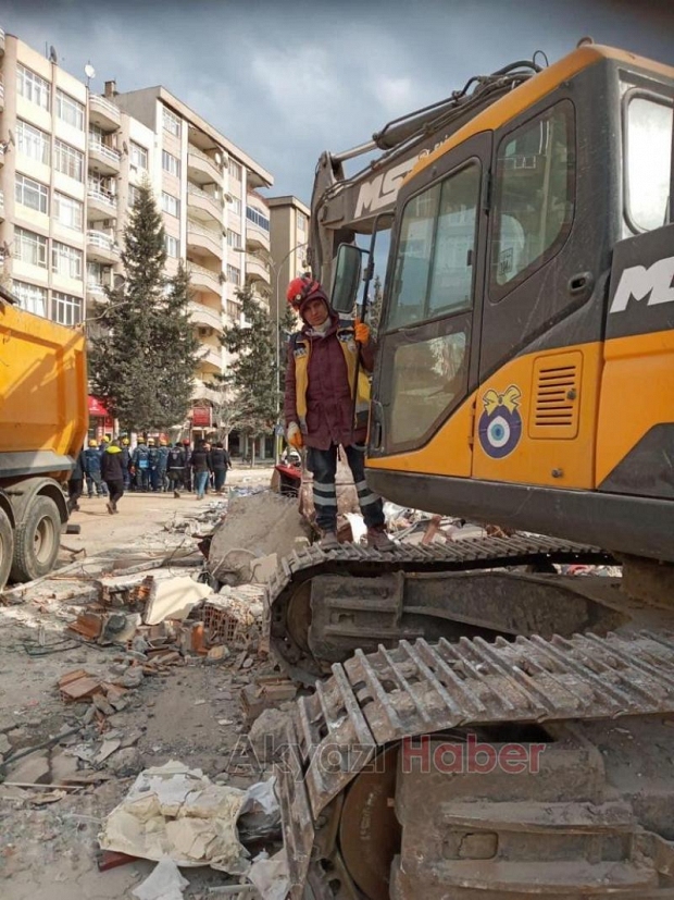 9 kişiyi kurtaran S.A.B.A.H ekibi Sakarya'ya döndü