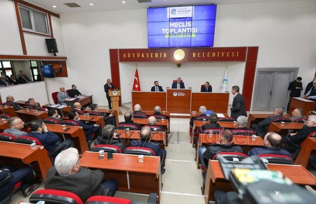 Büyükşehir meclisinde iki önemli açıklama
