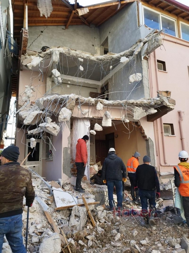 Akyazı'dan depremzedelerin yardımına koşmuşlardı, yaşadıklarını anlattılar