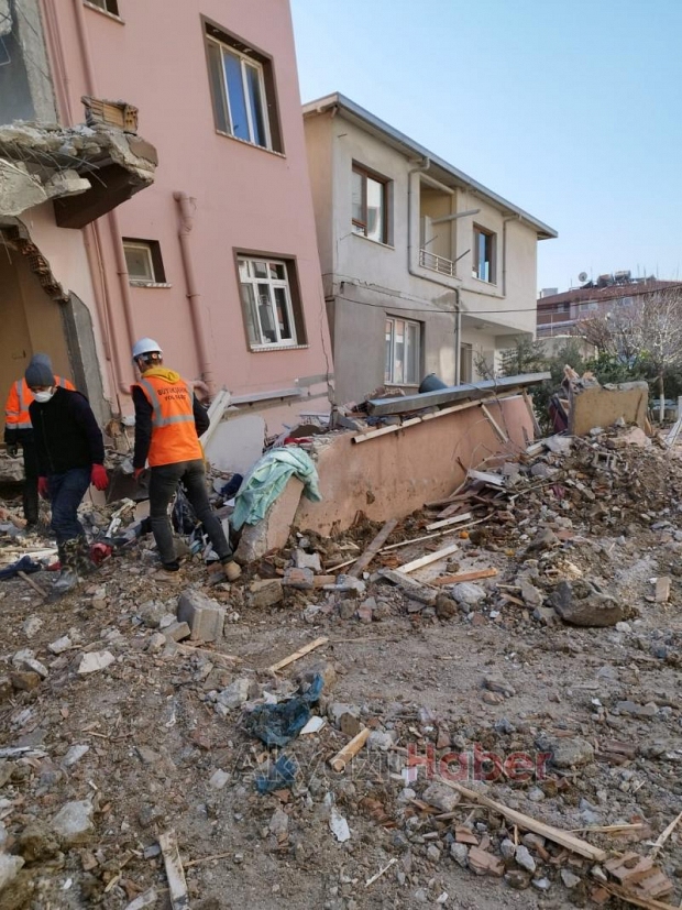 Akyazı'dan depremzedelerin yardımına koşmuşlardı, yaşadıklarını anlattılar