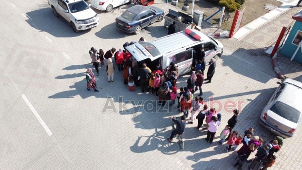 Akyazılıların gönderdiği yardımların dağıtımını görüntüledik