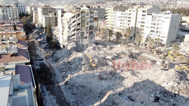Akyazılıların gönderdiği yardımların dağıtımını görüntüledik