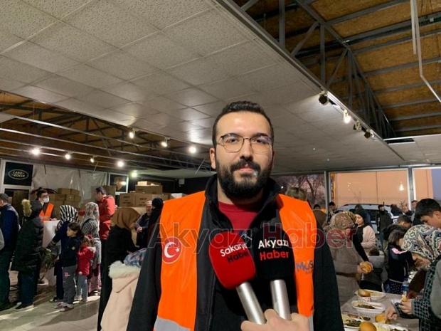 Maraş'ta kurulan Sakarya aşevinde 5 bin depremzedeye sıcak yemek çıkıyor