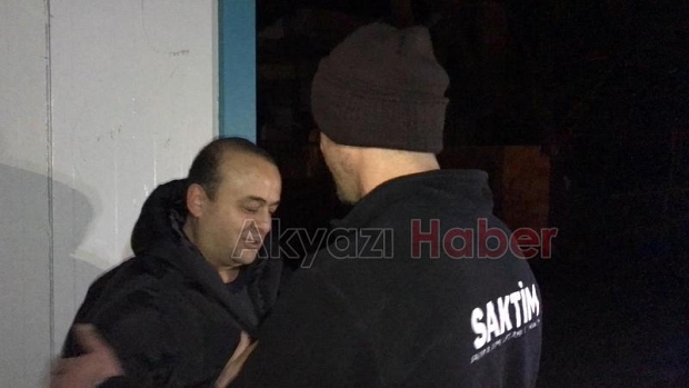 SAKTİM, 2 hayır sever tarafından alınan konteyner evi depremzede çifte teslim etti