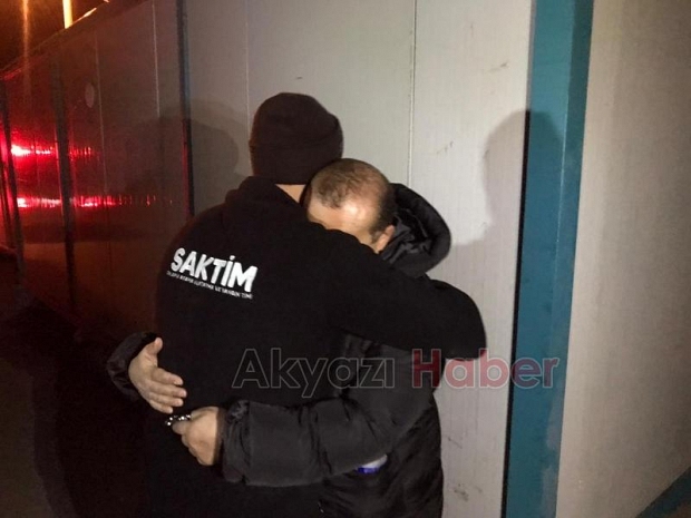 SAKTİM, 2 hayır sever tarafından alınan konteyner evi depremzede çifte teslim etti