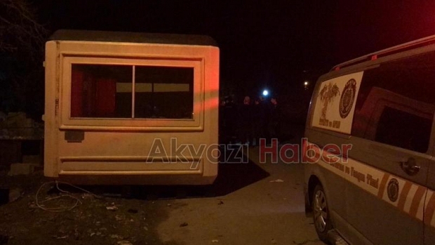 SAKTİM, 2 hayır sever tarafından alınan konteyner evi depremzede çifte teslim etti