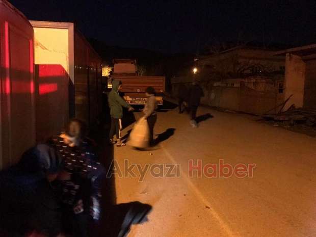 SAKTİM, 2 hayır sever tarafından alınan konteyner evi depremzede çifte teslim etti