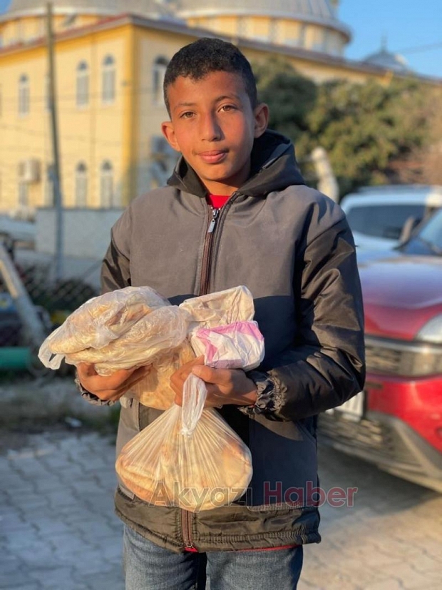 Akyazılı esnaflar deprem bölgesinden döndü