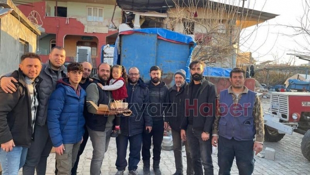 Akyazılı esnaflar deprem bölgesinden döndü