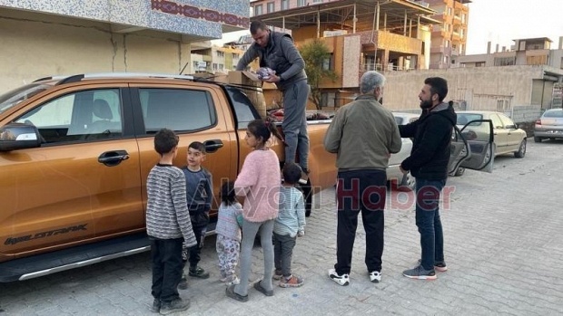 Akyazılı esnaflar deprem bölgesinden döndü