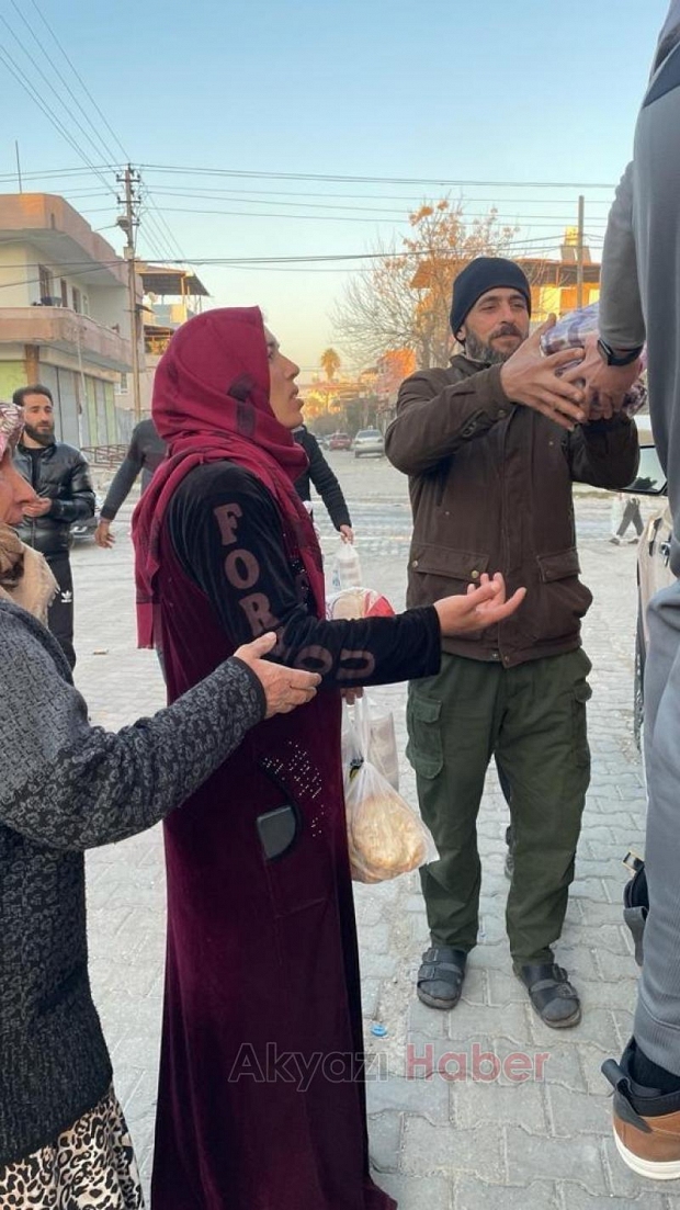 Akyazılı esnaflar deprem bölgesinden döndü