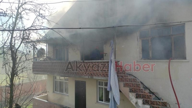 Akyazı'da bir evde çıkan yangında 72 yaşındaki yaşlı adam yaşamını yitirdi