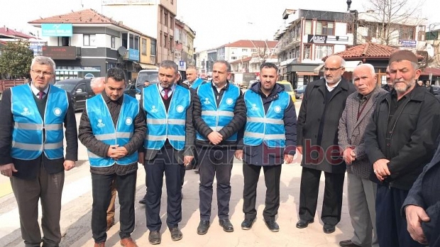 Deprem bölgesine 2 tır yardım malzemesi gönderildi