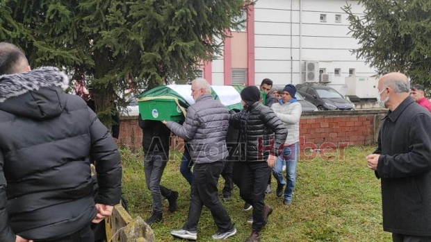  Semih Yılmaz dualarla defnedildi.