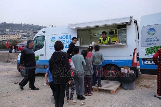 Büyükşehir aşevinden depremzedelere