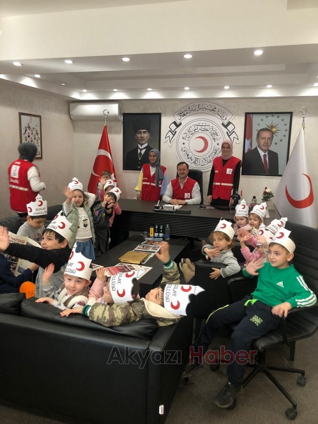 Konuralp Anaokulu'ndan depremzede çocuklar için anlamlı yardım