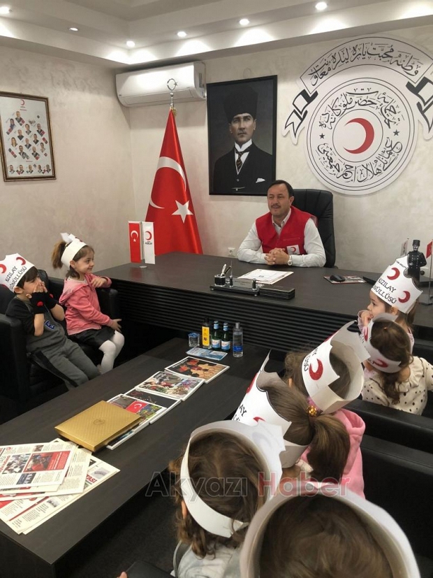 Konuralp Anaokulu'ndan depremzede çocuklar için anlamlı yardım